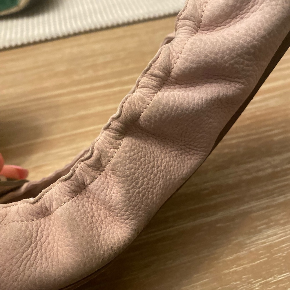 Burberry Women's LEATHER Taupe Buckle Flats! Gorgeous! - Picture 7 of 9